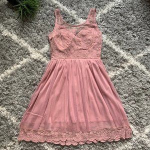 Soieblu (Lulus) Blush Crochet/ Lace Formal Dress S